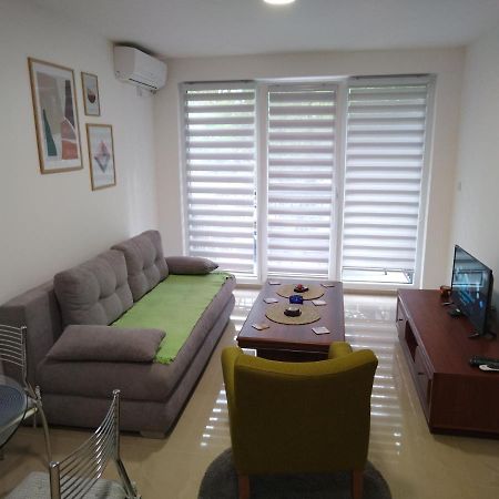 Apartman "N" Srebrno Jezero Ostrovo Eksteriør bilde