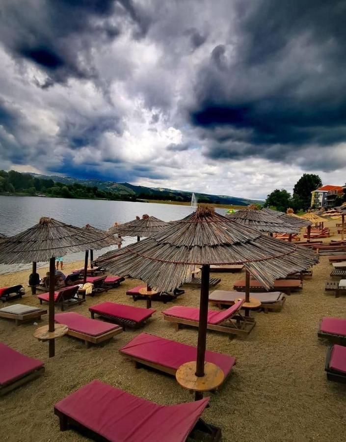 Apartman "N" Srebrno Jezero Ostrovo Eksteriør bilde